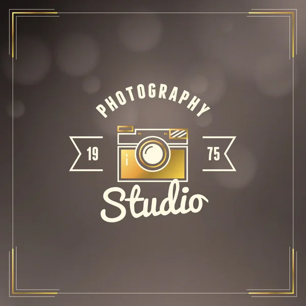 Fotózás Logo Design sablon. Photography Retro arany jelvényt. Photo Studio — Stock Vector