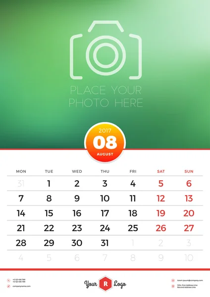 Templat Kalender Dinding untuk Tahun 2017. Agustus. Templat Desain Vektor dengan Place for Photo. Minggu dimulai hari Senin. Orientasi Potret - Stok Vektor