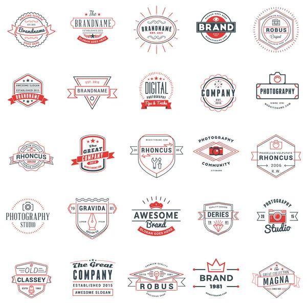 Uppsättning retro logotyp mallar. Samling av 25 artiklar. Typografiska märken. Ikonen symboler. Etiketter. Svarta och röda färger — Stock vektor