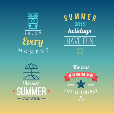 Yaz tatil tasarım öğeleri. Retro ve Vintage şablonları için etiketleri, rozetleri, Logotype