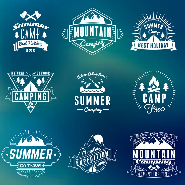 Elementos de diseño de vacaciones de verano. Set de Logotipos e Insignias Hipster Vintage sobre fondo colorido — Vector de stock