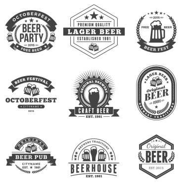 Dizi Retro Vintage bira rozetleri, etiketleri, logolar. Siyah ve beyaz vektör çizim