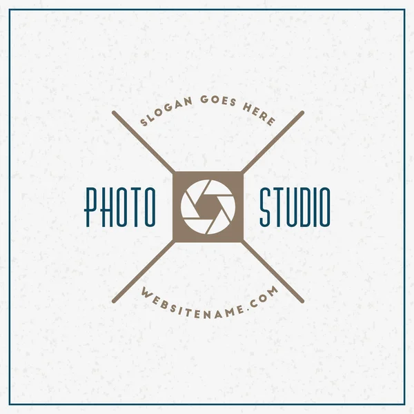 Fotografi logotyp formgivningsmall. Retro vektor Badge. Fotostudio — Stock vektor