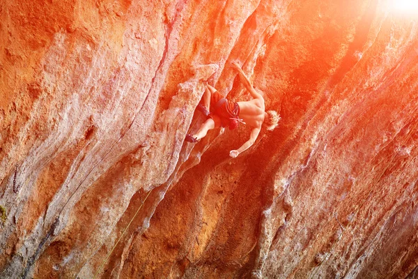 Male rock climber — Stock Photo, Image