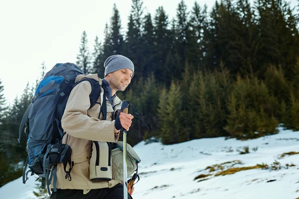 Wanderer in den Bergen — Stockfoto