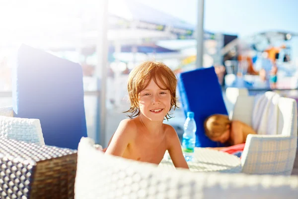 Child near the pool — Stock Photo, Image