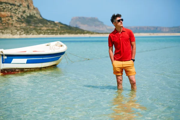 Hombre en el mar — Foto de Stock