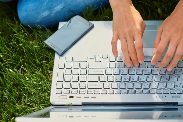 Young woman with notebook — Stock Photo, Image