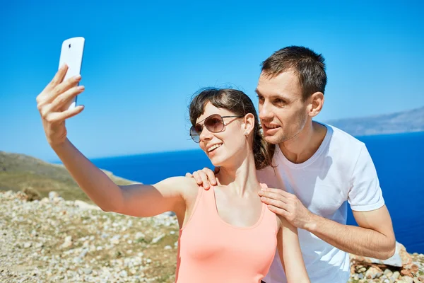 Paar am Strand am Meer — Stockfoto