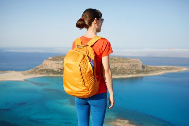 seyahat etmek sırt çantası ile