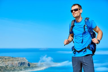 seyahat etmek sırt çantası ile