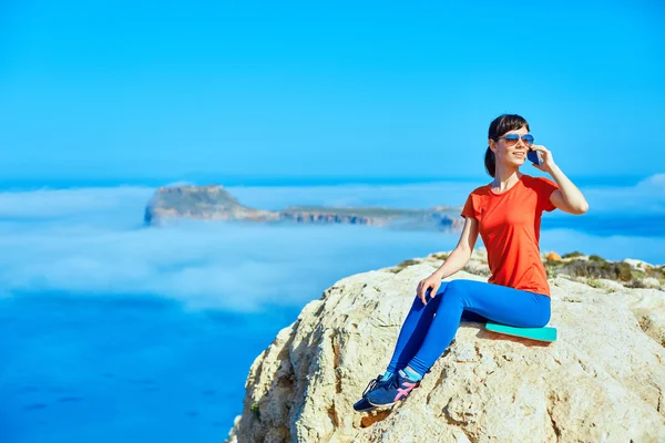 Viajero con mochila — Foto de Stock