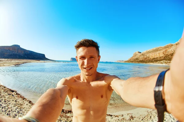 Hombre en el mar — Foto de Stock