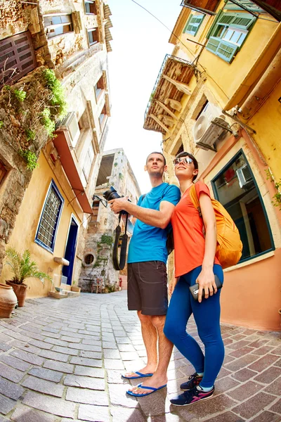 Turisti nel centro storico — Foto Stock