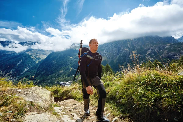 Wanderer in den Bergen — Stockfoto