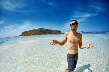 mutlu bir adam deniz