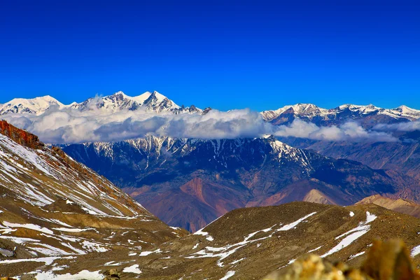 Schneebedeckte Berge. — Stockfoto