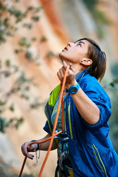 Belayer with the rope — Stock Photo, Image