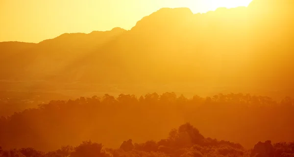 Východ slunce v horách — Stock fotografie