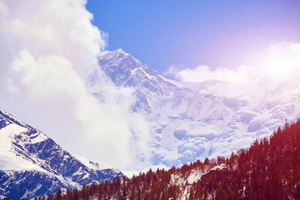 Snow capped mountains. — Stock Photo, Image
