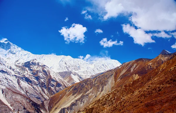 Snow capped mountains. — Stock Photo, Image