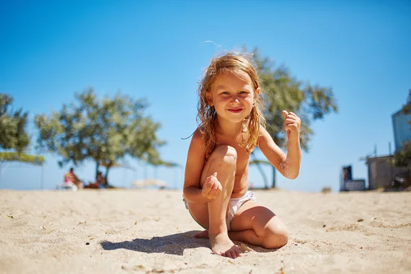 Bonito menina jogar — Fotografia de Stock