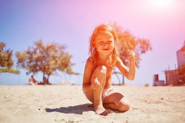 Bonito menina jogar — Fotografia de Stock