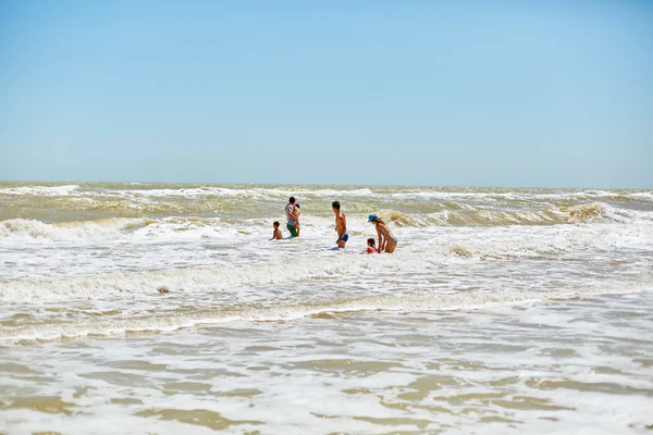 Family in the sea — Stock Photo, Image