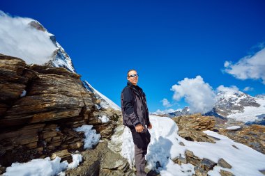 üst kısmındaki Kur fiyatı