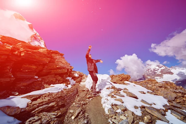 顶部的一个传球的徒步旅行者 — 图库照片