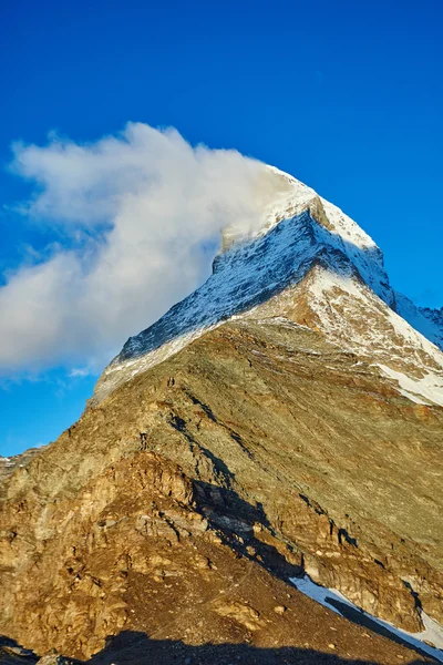 Montañas cubiertas de nieve . — Foto de Stock