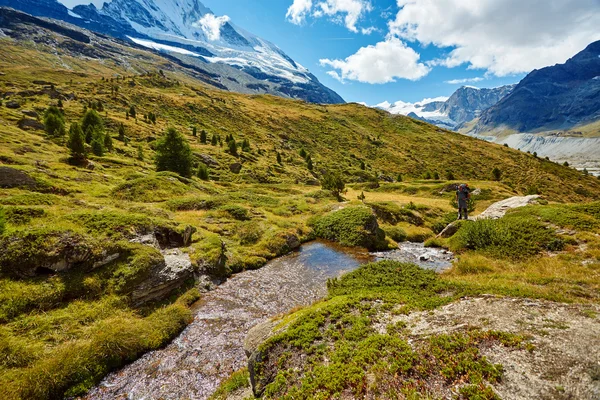 Snow capped mountains. — Stock Photo, Image