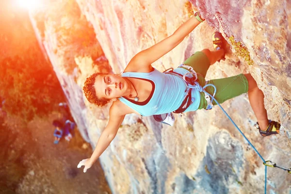 Female rock climber — Stock Photo, Image