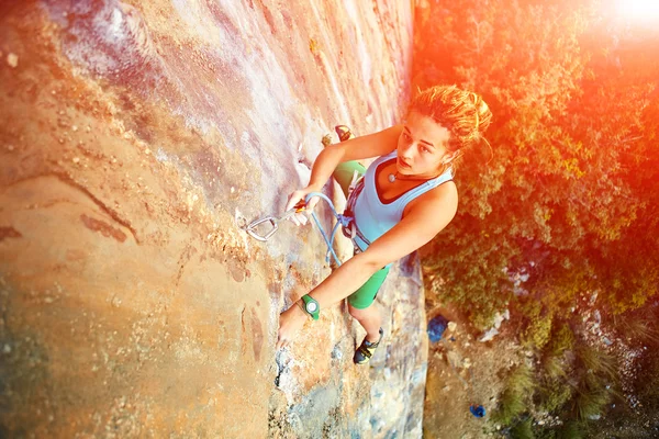 Mulher alpinista — Fotografia de Stock