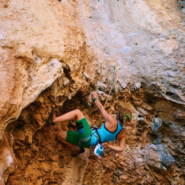 Escaladora de rocas —  Fotos de Stock