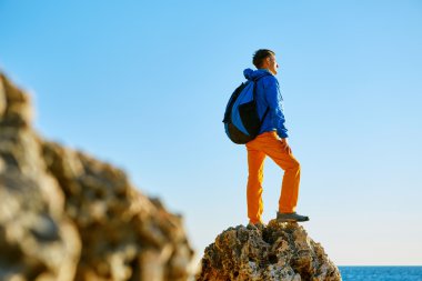 seyahat etmek sırt çantası ile