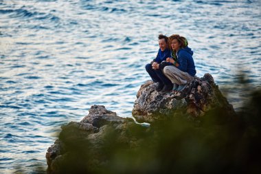 cliff üzerinde çift