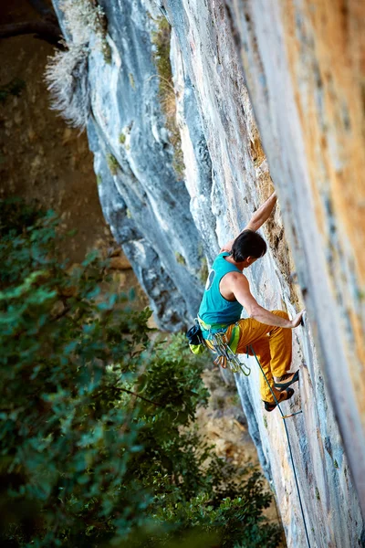 Escalador de rocas macho —  Fotos de Stock