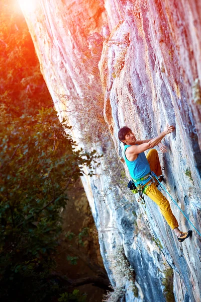 Scalatore di roccia maschio — Foto Stock