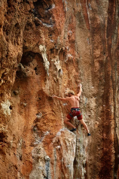 Scalatore di roccia maschio — Foto Stock