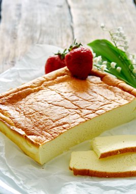 Ahşap arka plan üzerinde diyet kek