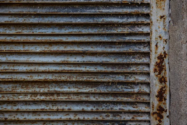 Rejillas Metálicas Oxidadas Pintadas Con Pintura Despegadas Vejez Orificios Ventilación —  Fotos de Stock