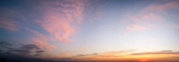 Sfondo Cielo Sostituire Tramonto Nuvoloso Alba Con Raggi Nuvole Panoramiche — Foto Stock