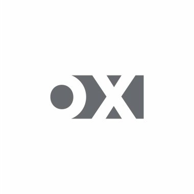Beyaz arkaplanda izole edilmiş negatif uzay tarzı tasarım şablonu içeren OX logo monogramı