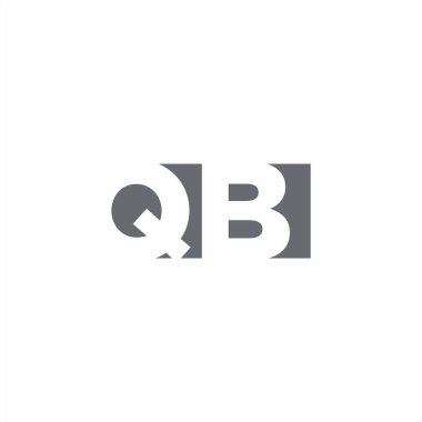 Beyaz arkaplanda izole edilmiş negatif uzay tasarım şablonu içeren QB logo monogramı
