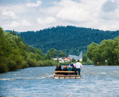 Dunajec Nehri, güneyinde Polonya salda turist