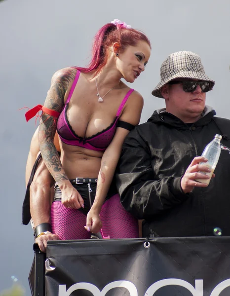 Mujer atractiva, durante Christopher Street Day Parade — Foto de Stock