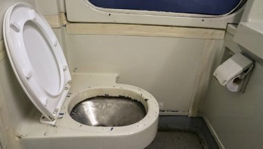 Trende eski tuvalet