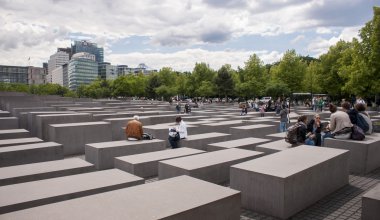 Berlin Yahudi soykırımı Anıtı