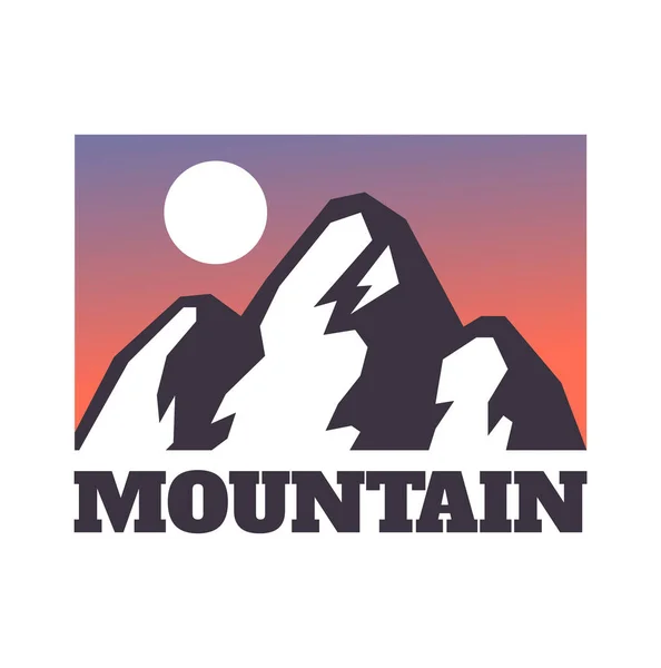 Handritat Berg Isolerat Vektor Illustration Skidanläggningens Logotyp Ritning Camping Element — Stock vektor